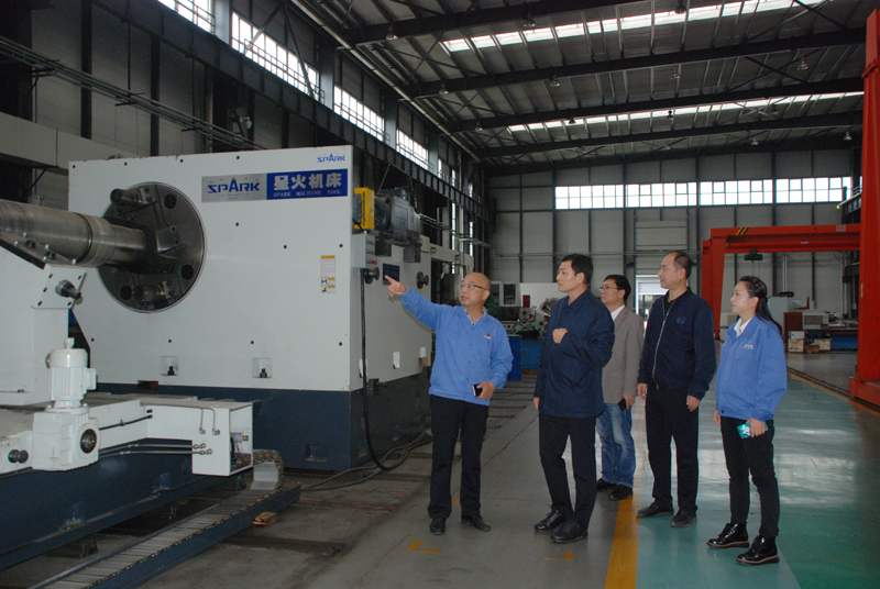 北京國機展覽有限公司總經(jīng)理丁建榮來星火機床公司參觀調(diào)研
