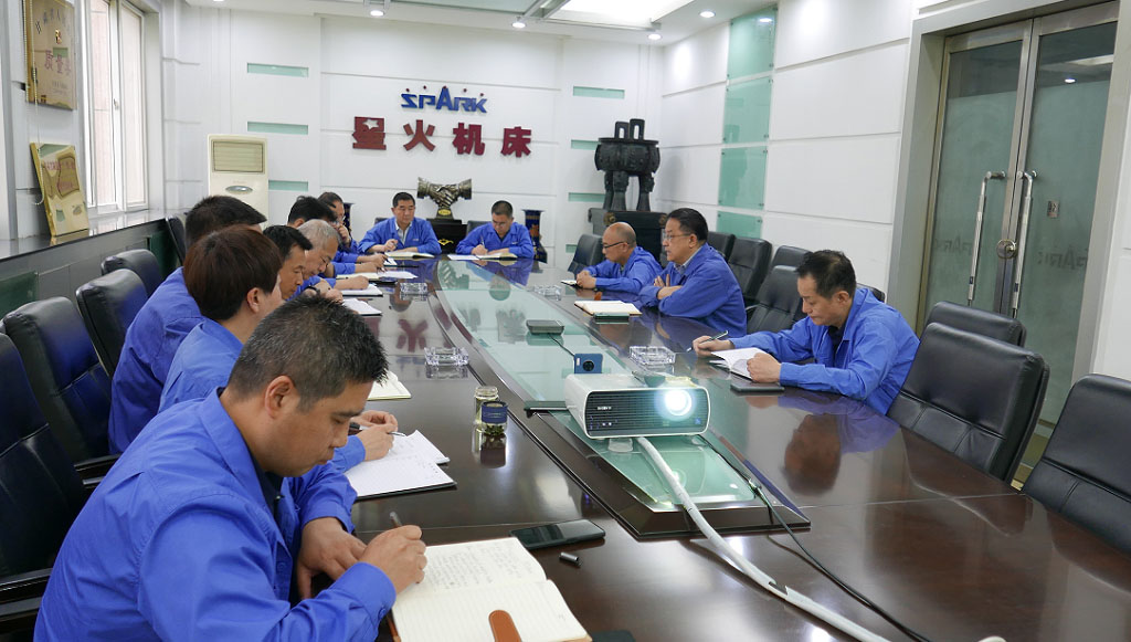 星火機床集團公司黨委理論學(xué)習(xí)中心組專題學(xué)習(xí)黨的二十大報告