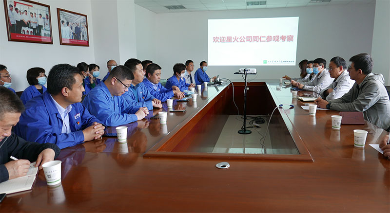 星火機(jī)床公司赴長(zhǎng)城開(kāi)關(guān)參觀學(xué)習(xí)