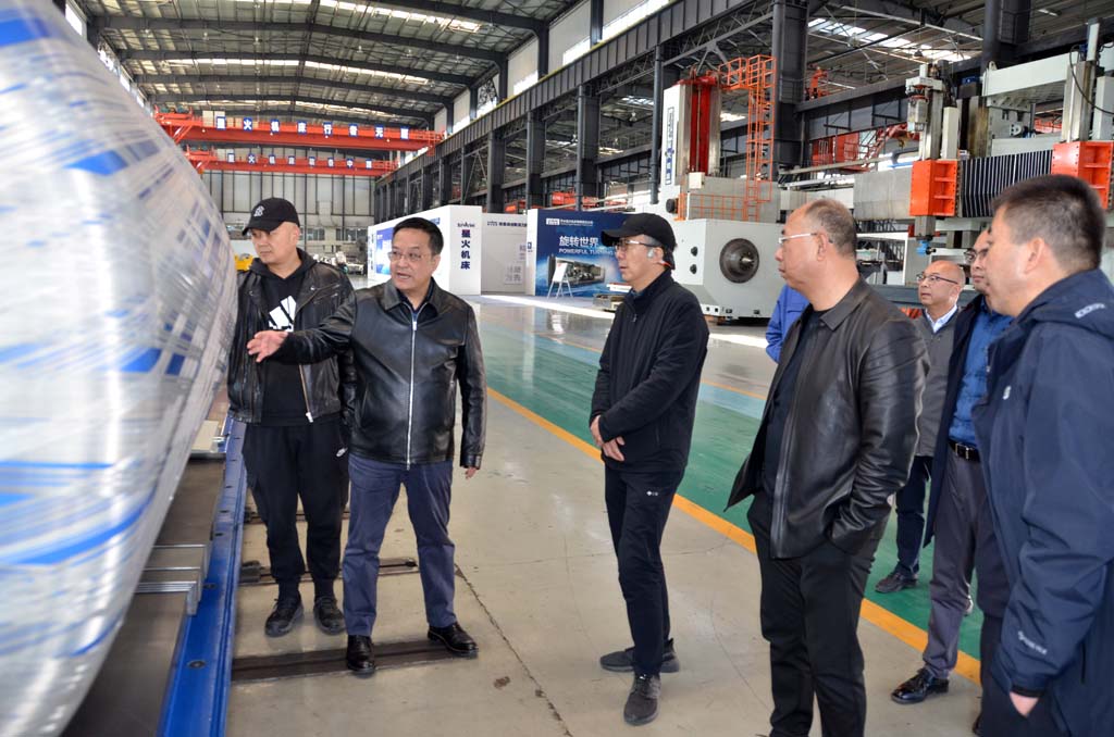 蘭銀金融租賃公司監(jiān)事長(zhǎng)敬君生一行考察星火機(jī)床公司