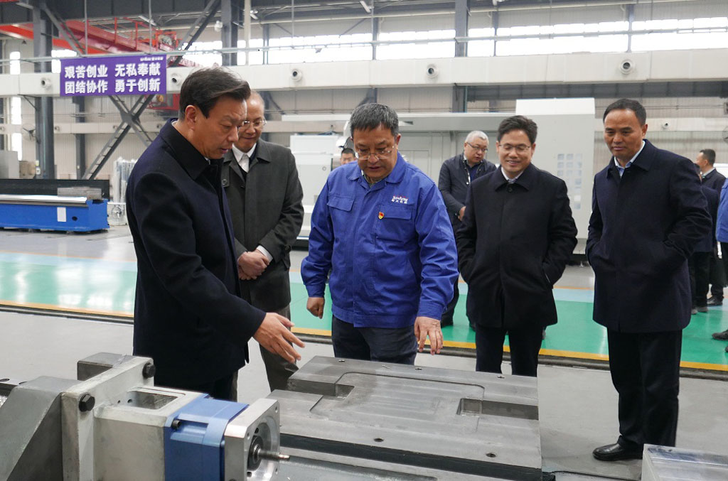 陳得信副省長(zhǎng)一行到星火機(jī)床公司調(diào)研