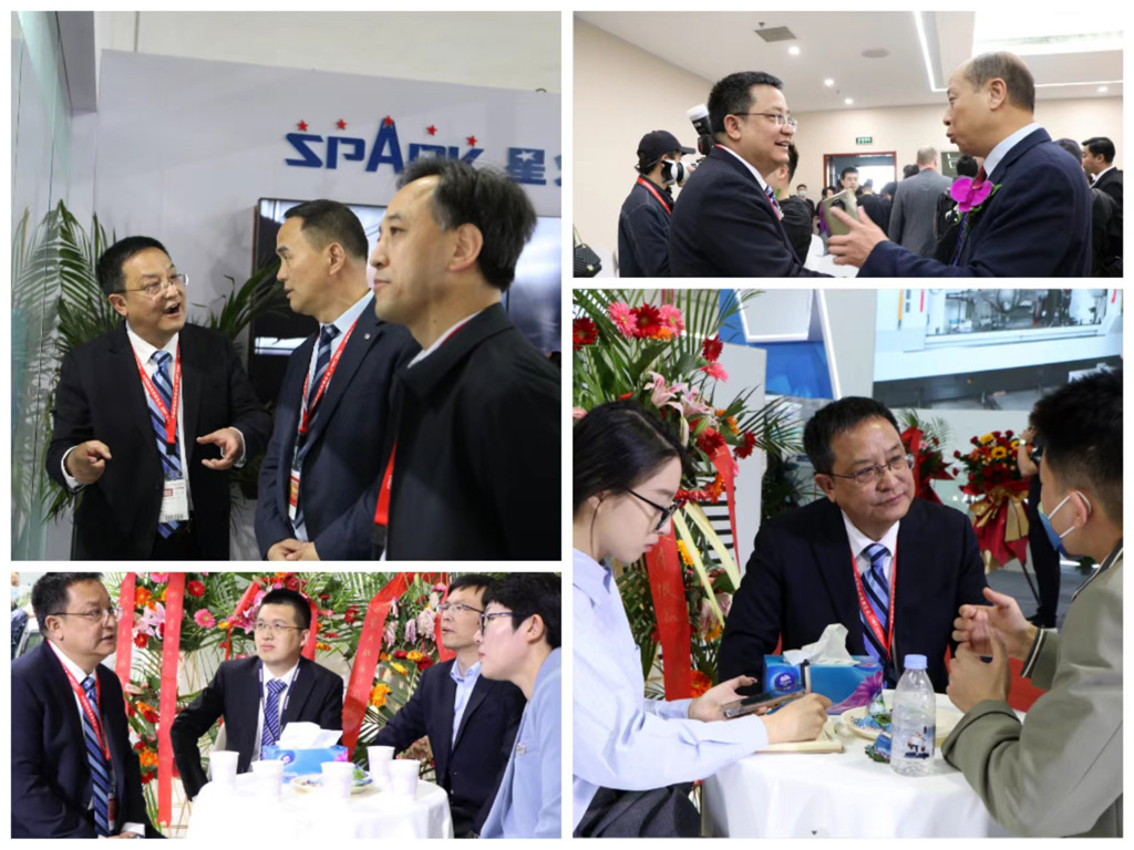 北京國(guó)際機(jī)床展第一天  星火機(jī)床展品備受關(guān)注