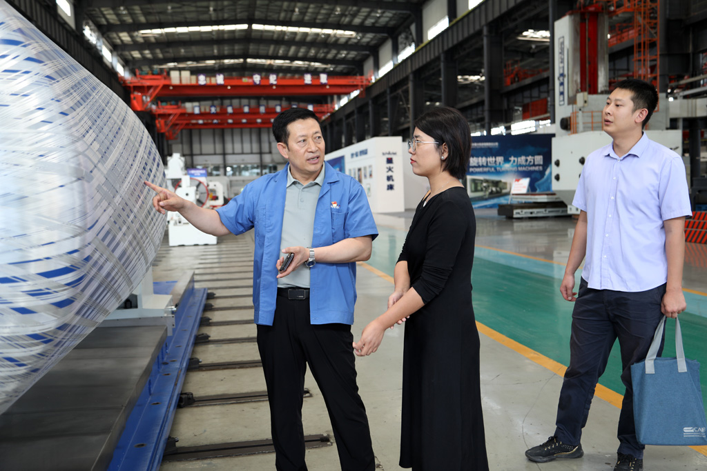 西安航空基地產(chǎn)業(yè)促進中心領導蒞臨星火機床公司參觀考察