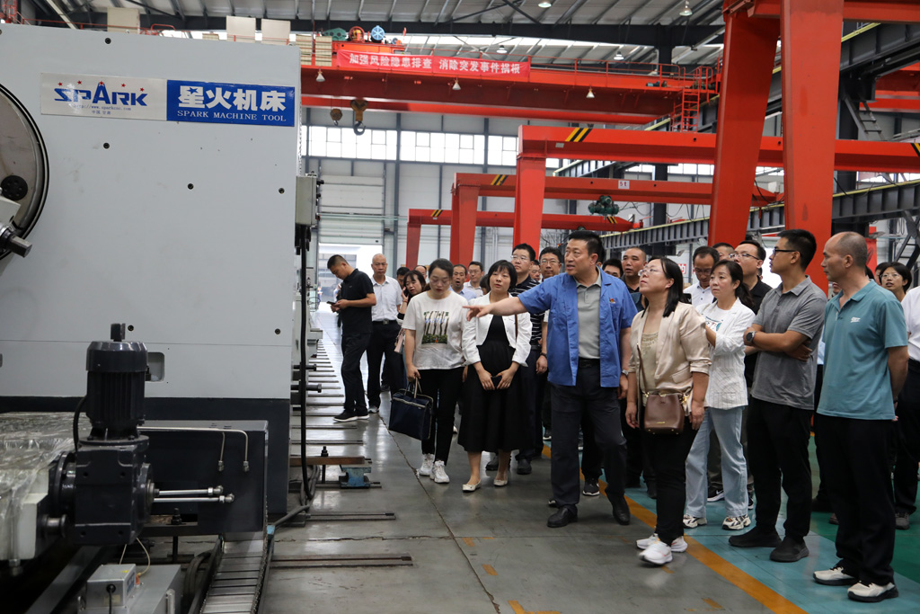 中共天水市委黨?？h級、中青年干部培訓班學員來星火公司參觀