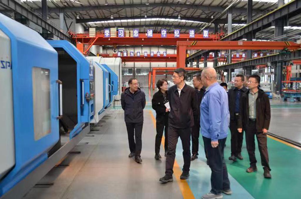 中國人民銀行甘肅分行黨委書記、行長黃富來星火機床公司調(diào)研