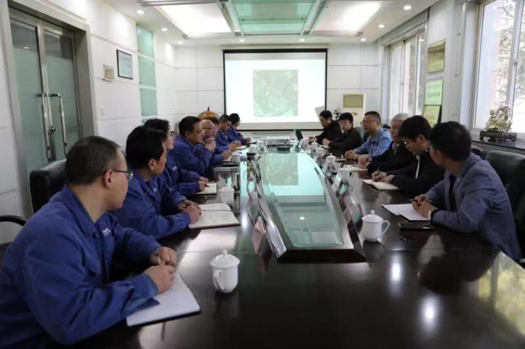 中機集團鄭州六院領(lǐng)導一行來星火機床公司走訪