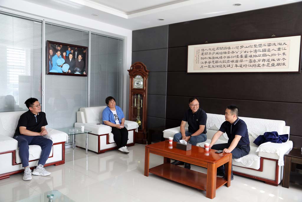 蘇州大學(xué)王傳洋一行來到星火公司考察參觀