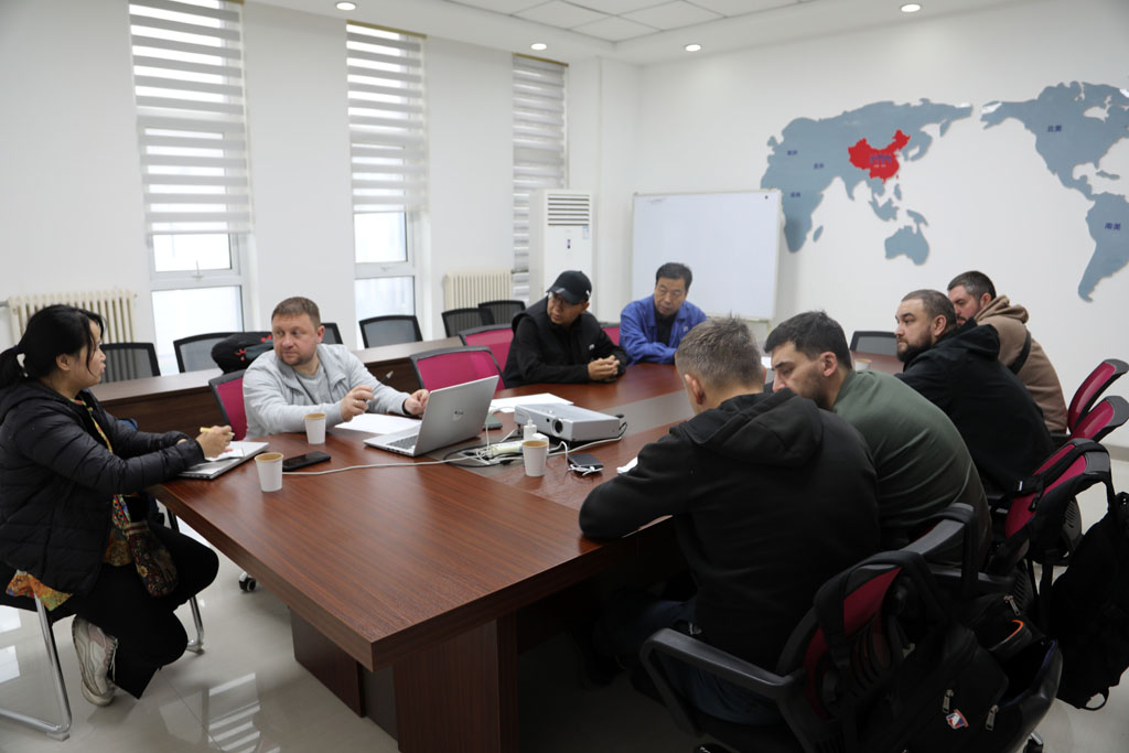 歐洲客商來星火數(shù)控驗收產(chǎn)品