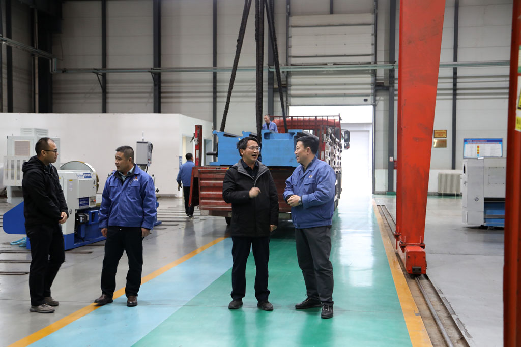 省國投集團公司領(lǐng)導馬海福來星火數(shù)控調(diào)研并座談