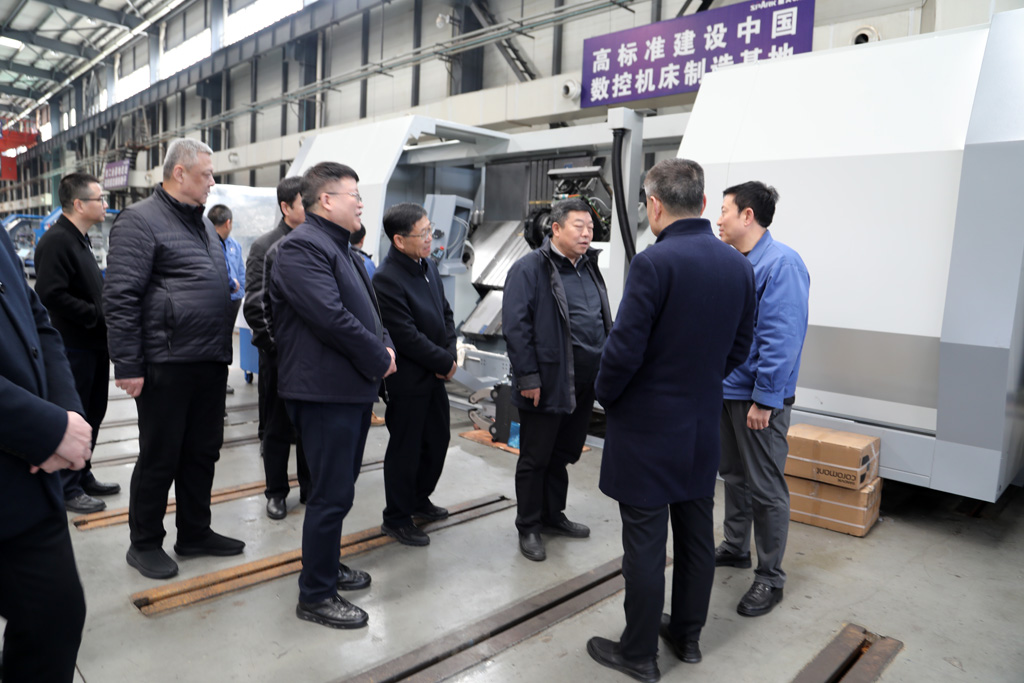 寶雞市政協(xié)調(diào)研組來星火數(shù)控參觀考察