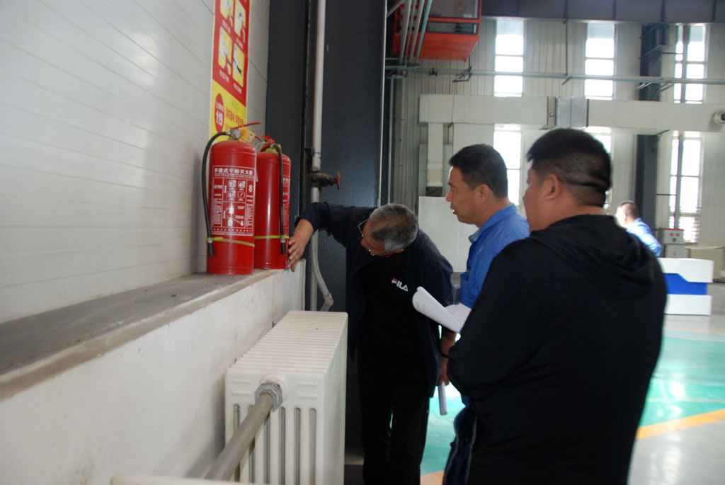 市應(yīng)急管理局領(lǐng)導(dǎo)檢查星火數(shù)控安全生產(chǎn)工作