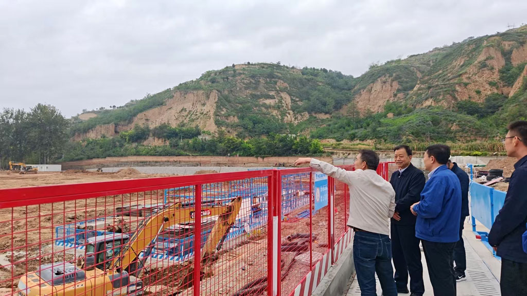 市政協(xié)領(lǐng)導(dǎo)馬勤學(xué)一行來(lái)星火數(shù)控調(diào)研